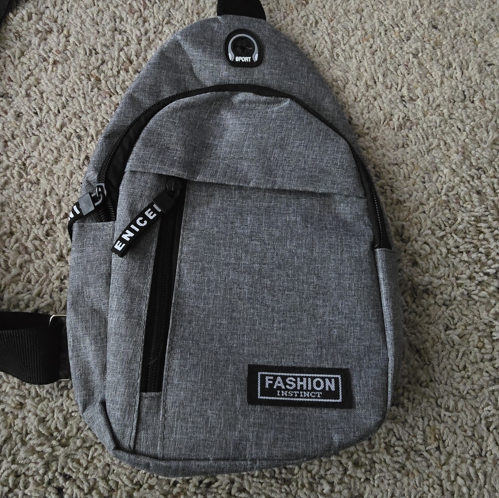 Sling backpack - Picture 2 of 4